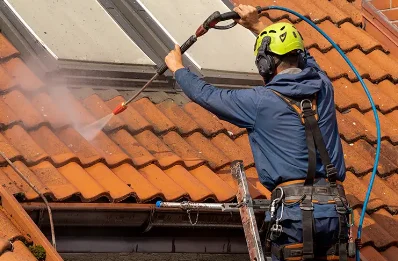 Démoussage et hydrofuge de toiture à Étreux